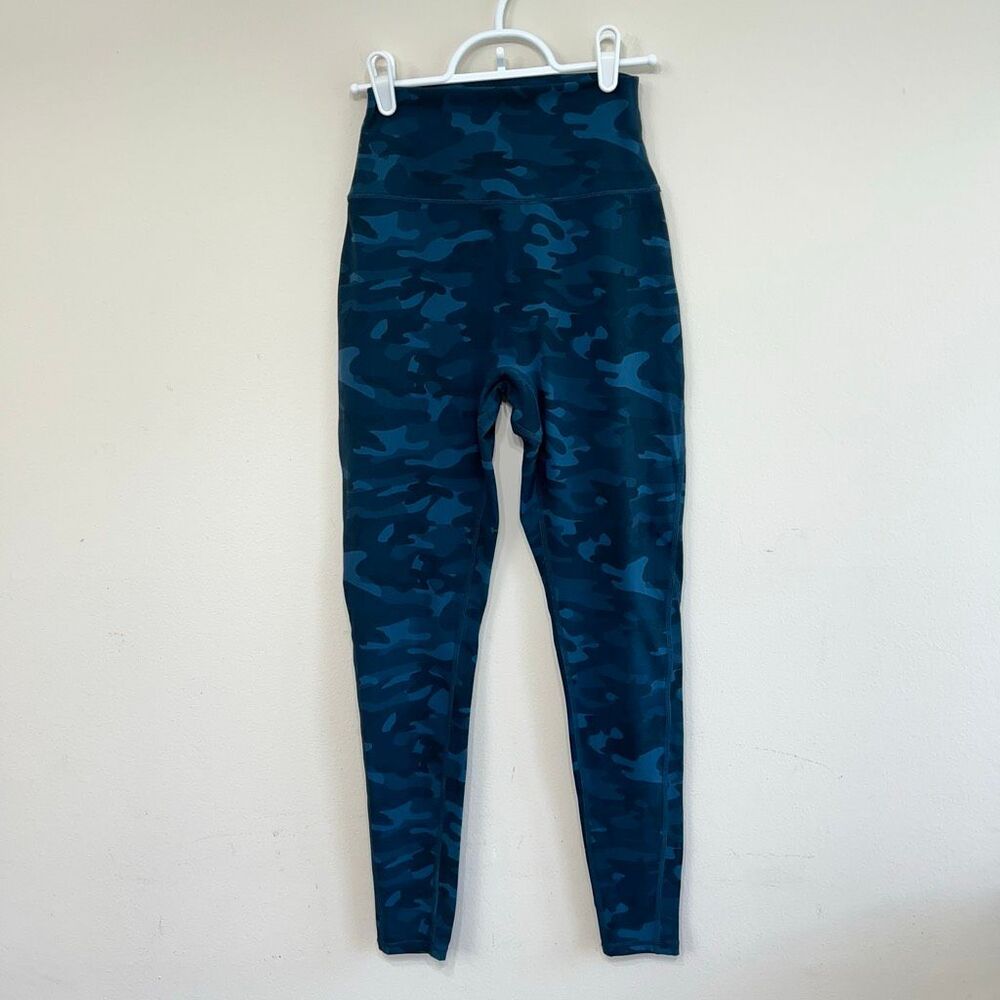 BuffBunny Blue Camo Legacy Leggings Small Women